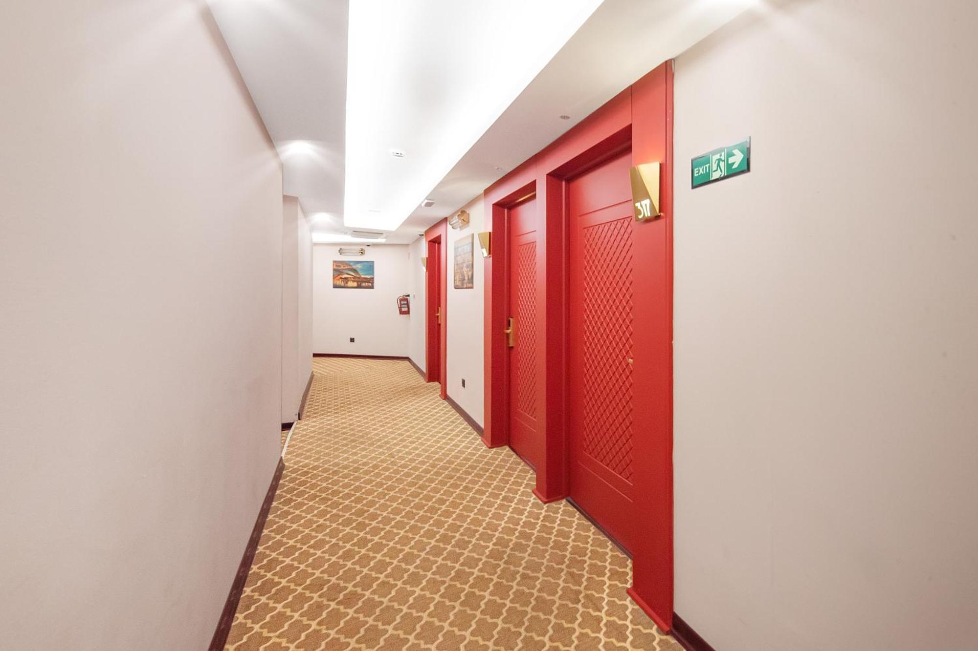 Denis Hotel Tbilisi Exterior photo