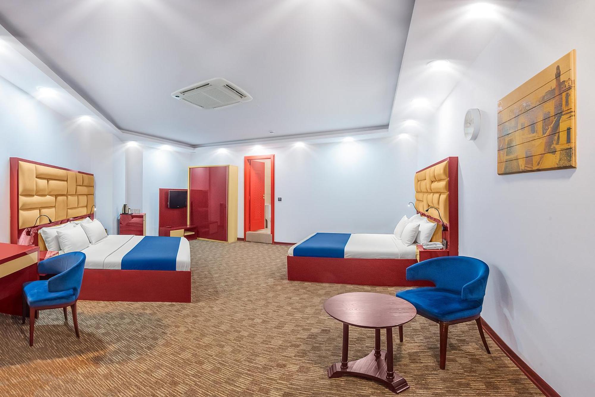 Denis Hotel Tbilisi Exterior photo