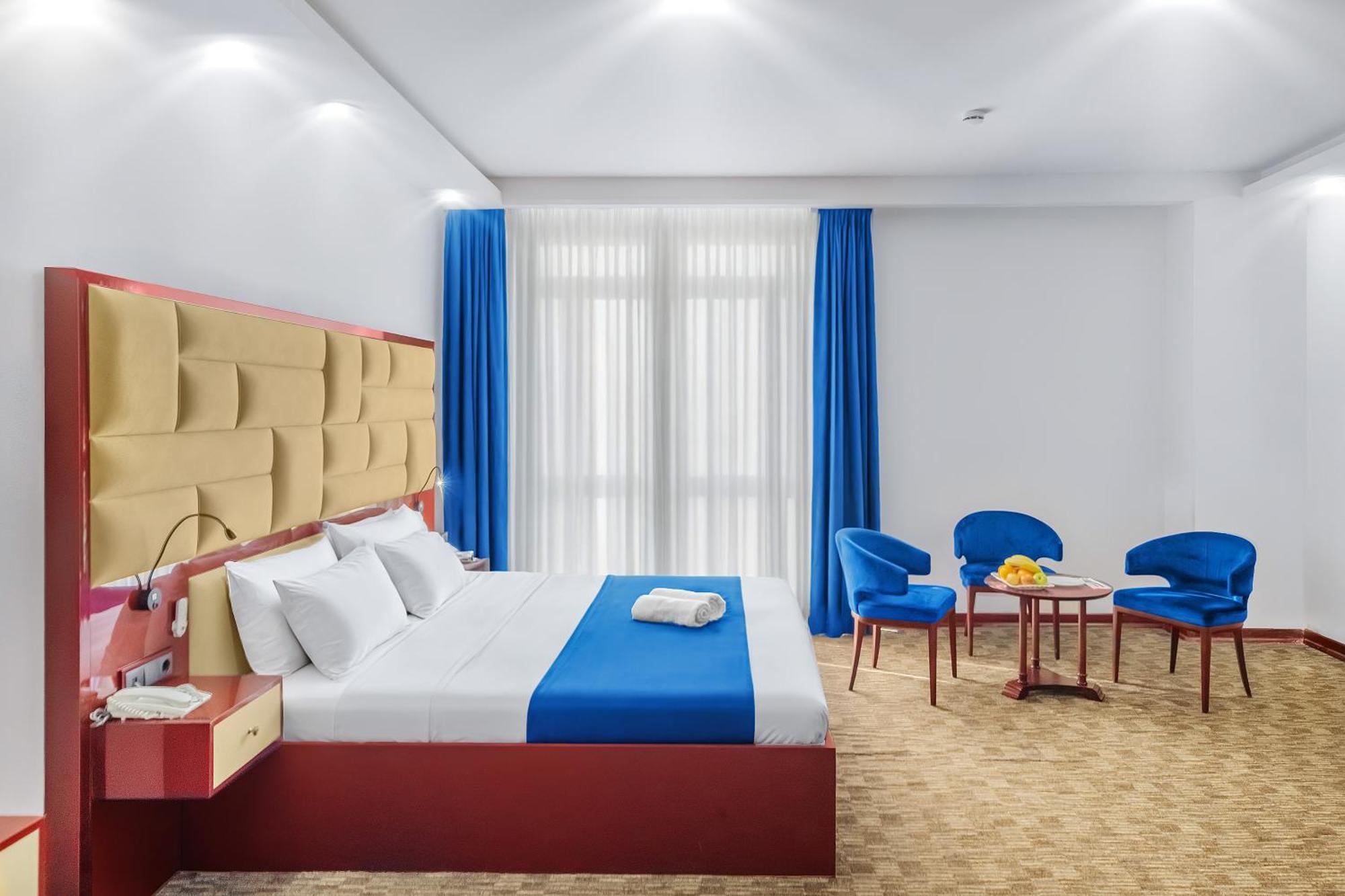 Denis Hotel Tbilisi Exterior photo