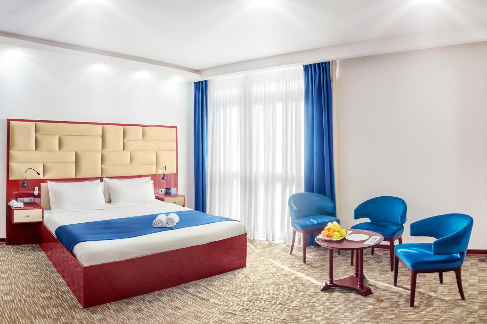 Denis Hotel Tbilisi Exterior photo