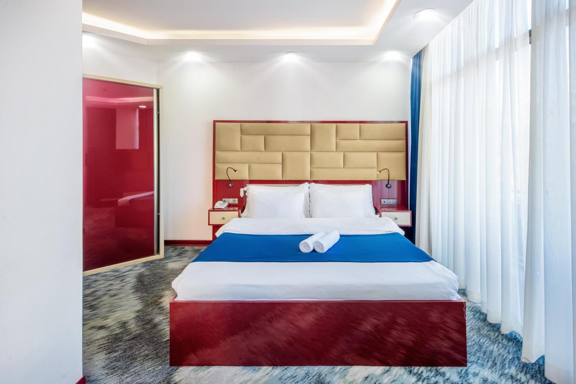Denis Hotel Tbilisi Exterior photo