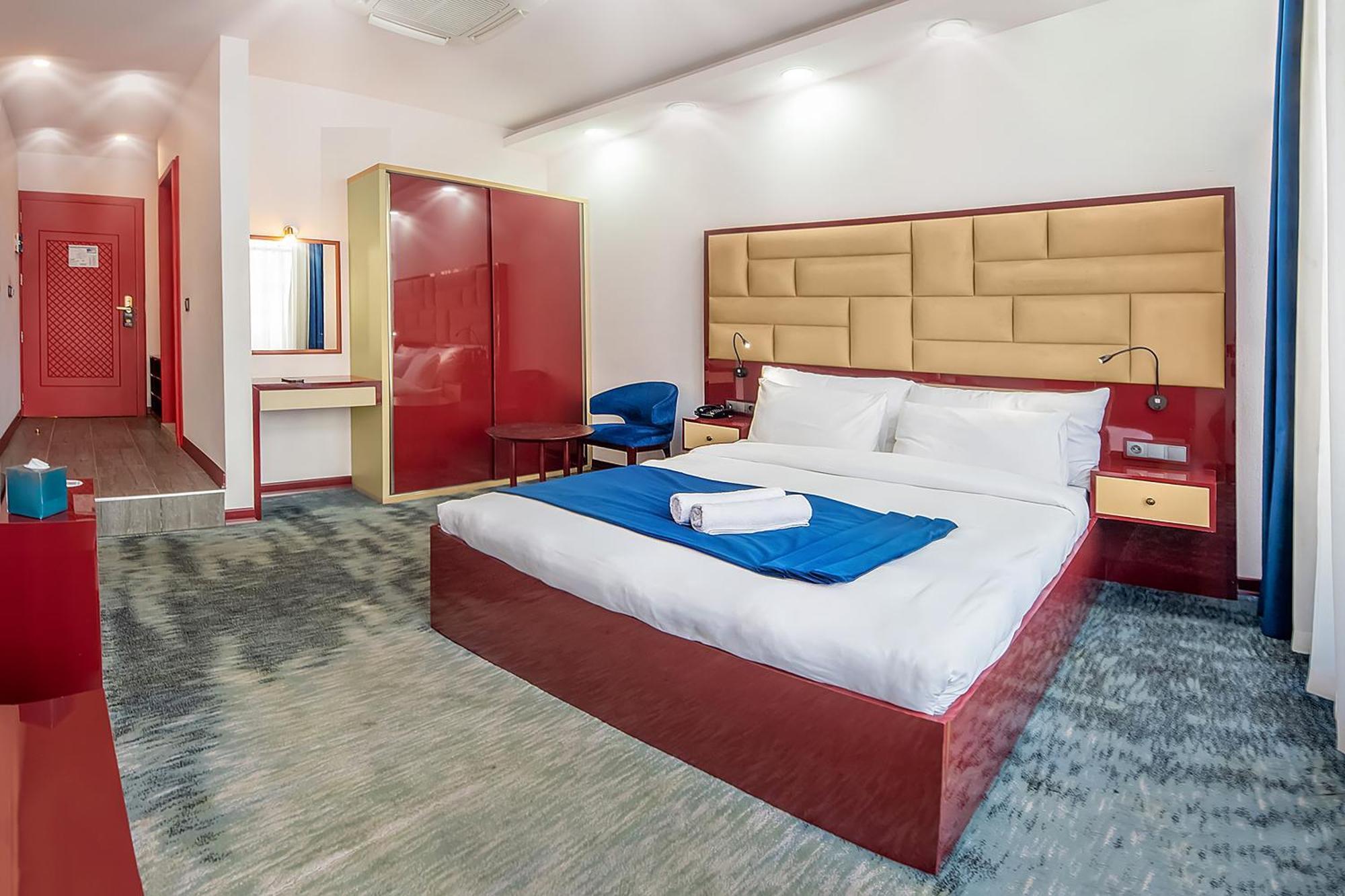 Denis Hotel Tbilisi Exterior photo